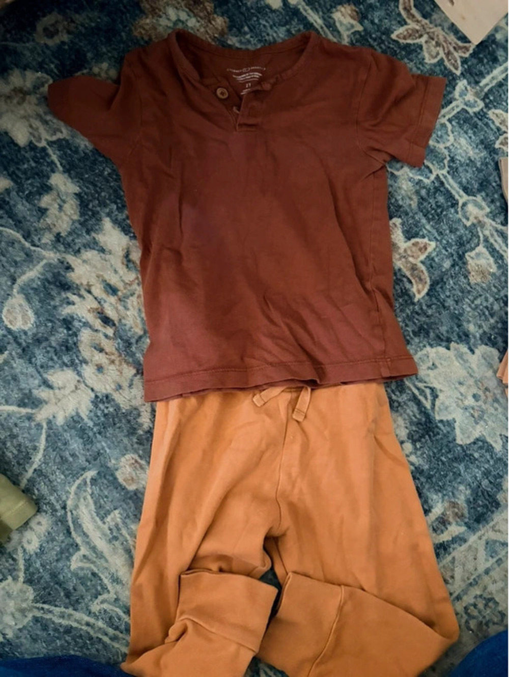 Colored organics outfit set